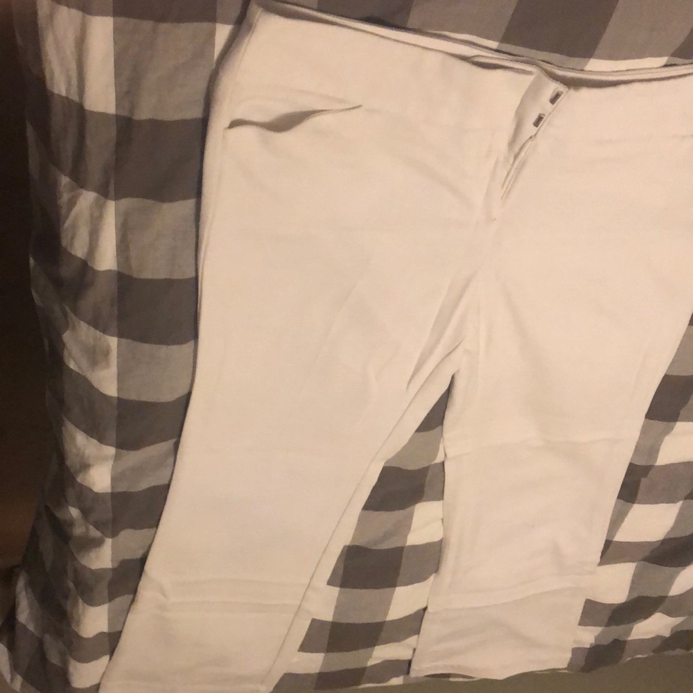 Worthington Modern fit white dress pants. Wide leg